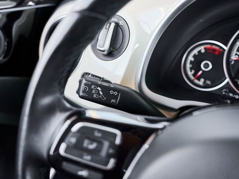 Used 2019 Volkswagen Beetle 2.0T Final Edition SEL FWD image 17