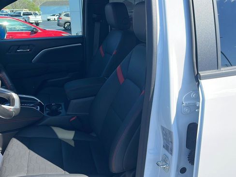 Used 2024 Chevrolet Colorado Z71 w/ Z71 Convenience Package 2 image 20