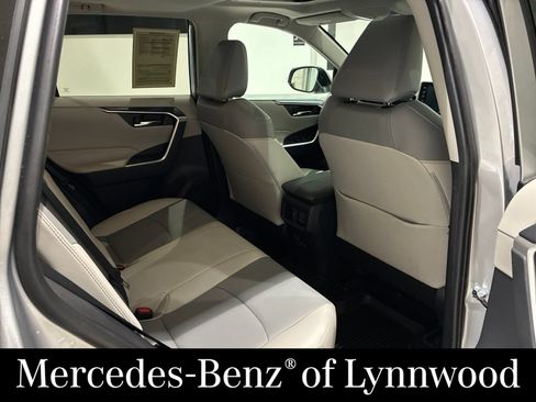 Used 2019 Toyota RAV4 XLE Premium w/ Cold Weather Package AWD/4WD image 29
