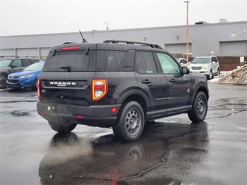 Used 2024 Ford Bronco Sport Outer Banks image 3