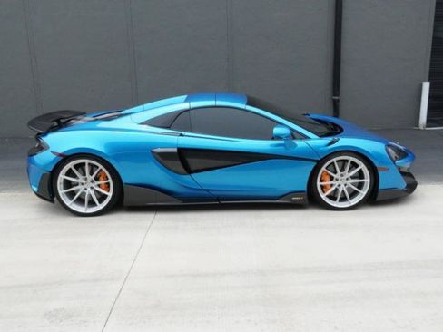 Used 2020 McLaren 600LT Spider RWD image 22