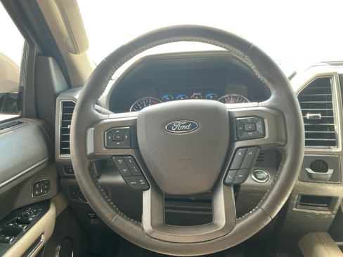 Used 2019 Ford Expedition XLT w/ Equipment Group 202A RWD image 12