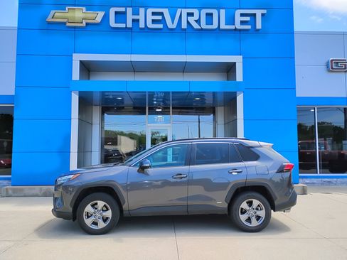 Used 2024 Toyota RAV4 XLE AWD/4WD image 11
