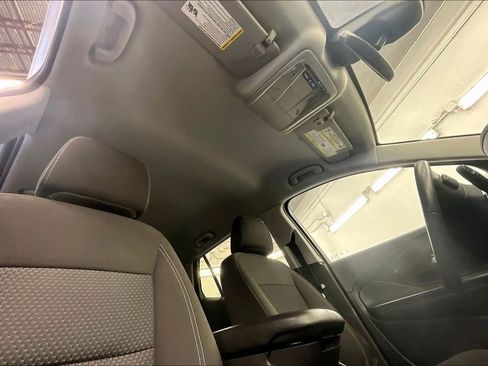 Used 2024 GMC Terrain SLE FWD image 28