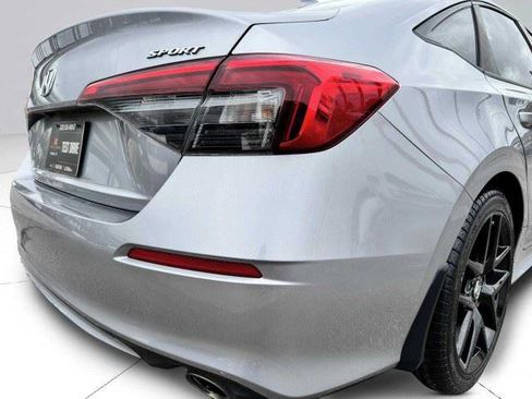 Used 2022 Honda Civic Sport image 15