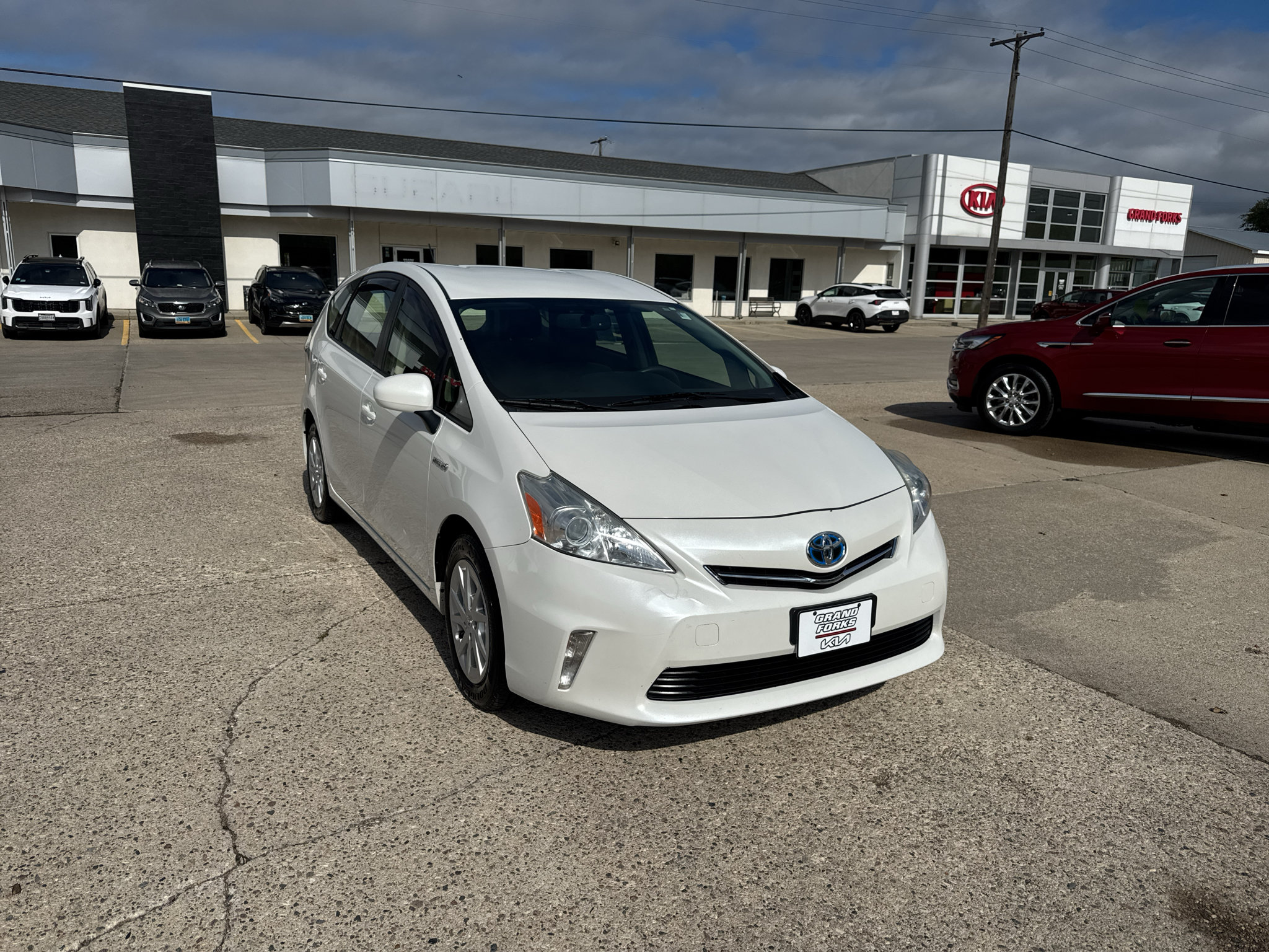 Used 2012 Toyota Prius V Three FWD image 4