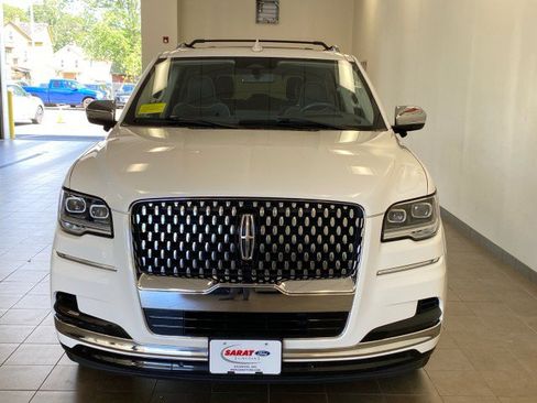 Certified 2022 Lincoln Navigator Black Label image 3