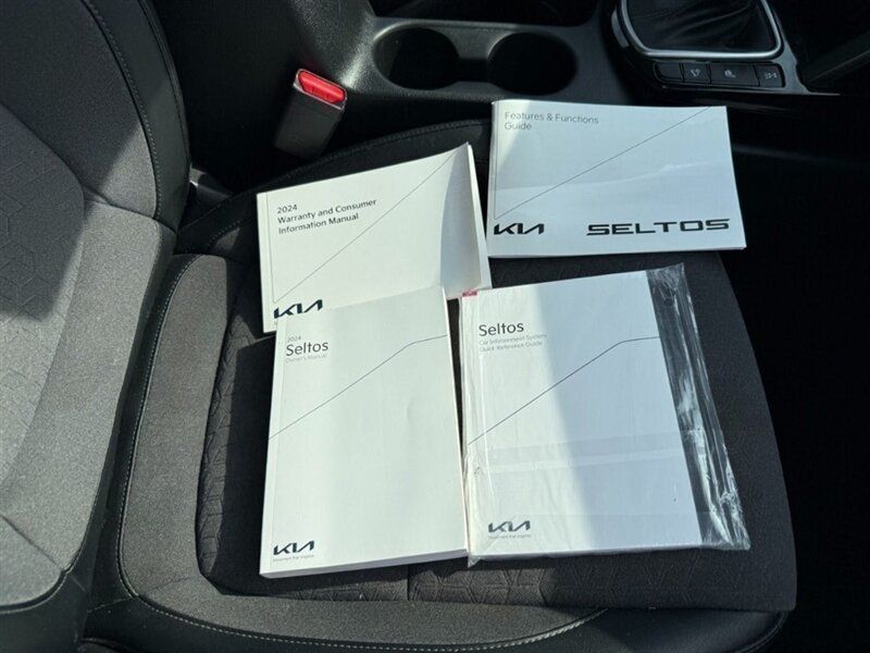 Used 2024 Kia Seltos S AWD/4WD image 32