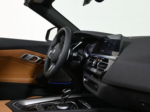 Used 2025 BMW Z4 M40i w/ Premium Package image 37