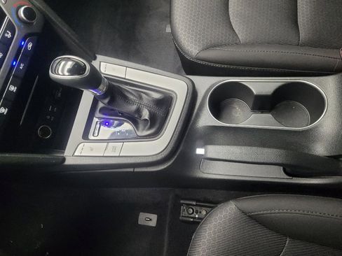Used 2018 Hyundai Elantra Value Edition FWD image 26