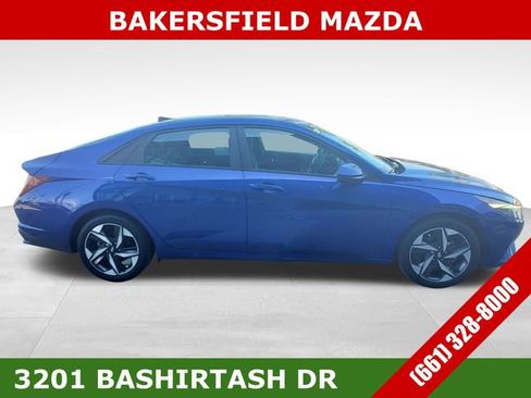 Used 2023 Hyundai Elantra SEL w/ Convenience Package image 2