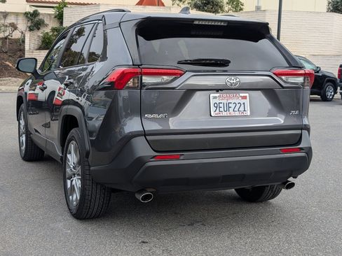 Used 2023 Toyota RAV4 XLE Premium image 12