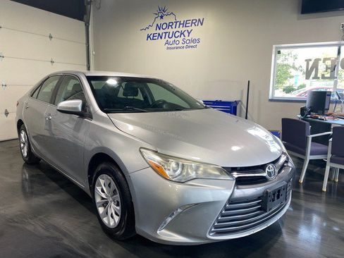 Used 2016 Toyota Camry LE FWD image 1