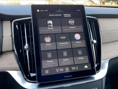 Used 2025 Volvo XC90 B5 Core w/ Protection Package Premier image 39