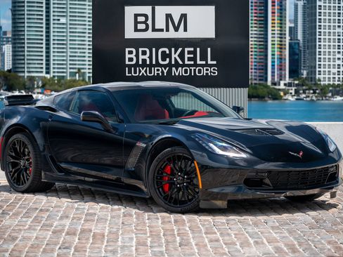 Used 2016 Chevrolet Corvette Z06 w/ 3LZ Preferred Equipment Group RWD image 1