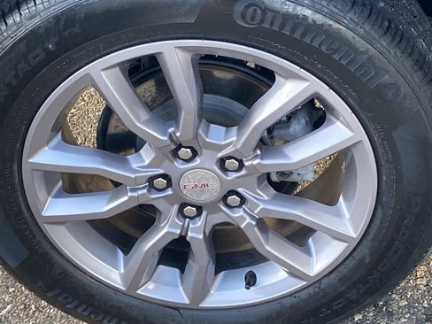 Used 2024 GMC Terrain SLT image 26