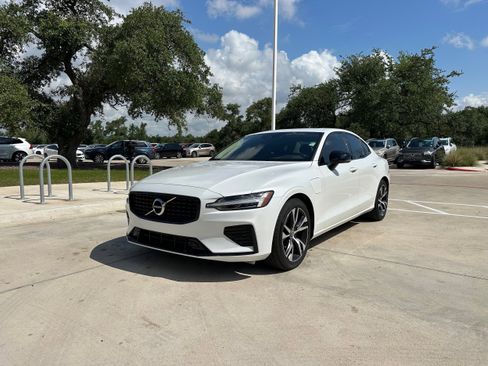 Certified 2022 Volvo S60 T8 R-Design Expression w/ Protection Package Premier image 2