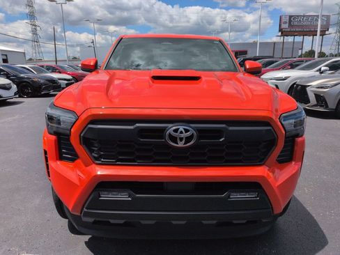 Used 2024 Toyota Tacoma TRD Sport AWD/4WD image 8