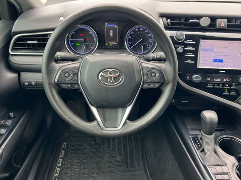 Used 2020 Toyota Camry LE image 16