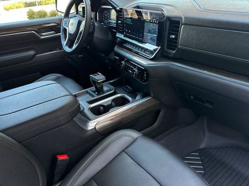 Used 2024 Chevrolet Silverado 1500 LT Trail Boss w/ LT Trail Boss Premium Package image 18