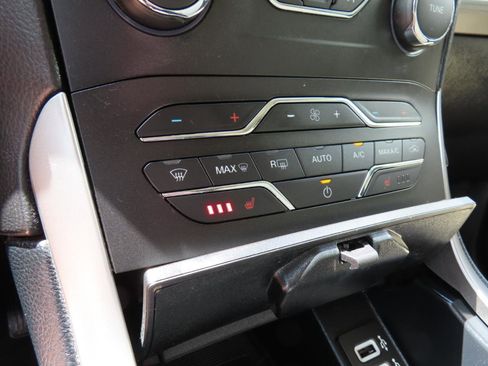 Used 2019 Ford Edge SEL w/ Equipment Group 201A FWD image 27