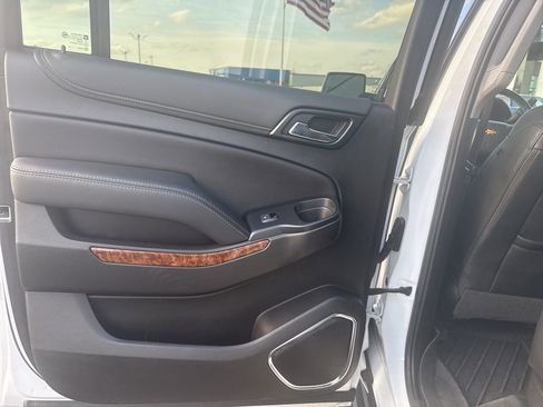 Used 2019 Chevrolet Suburban Premier image 32