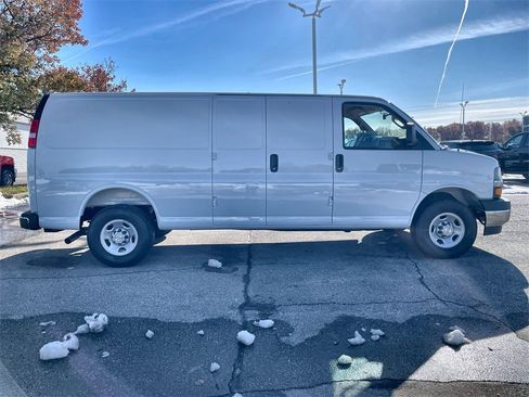 New 2025 Chevrolet Express 2500 Work Van w/ Driver Convenience Package image 9