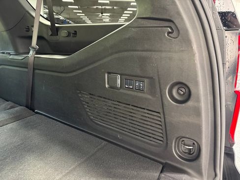 Used 2025 GMC Yukon XL Denali AWD/4WD image 68