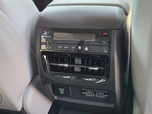 Used 2023 Jeep Grand Cherokee Overland w/ Adv Protech Group III AWD/4WD image 36