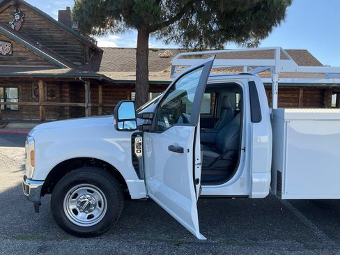 New 2025 Ford F350 XL w/ XL Chrome Package RWD image 47