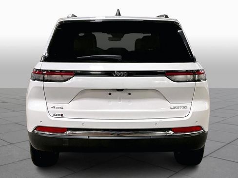 Used 2024 Jeep Grand Cherokee Limited image 4