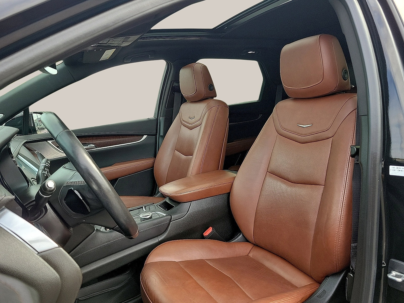 Used 2023 Cadillac XT5 Premium Luxury w/ LPO, Floor Liner Package FWD image 11