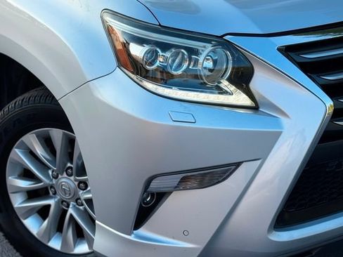 Used 2014 Lexus GX 460 w/ Premium Package AWD/4WD image 22