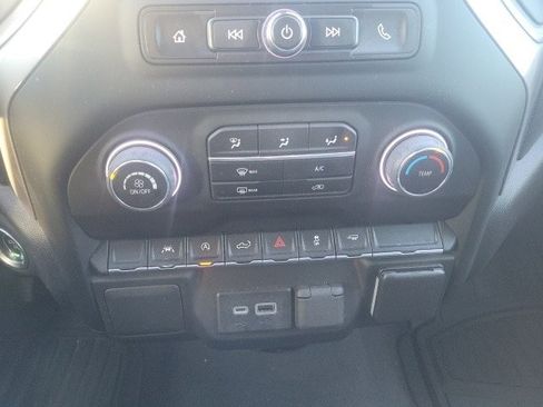 Used 2022 Chevrolet Silverado 1500 Custom image 15