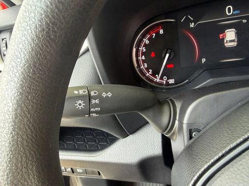 Used 2025 Toyota RAV4 XLE AWD/4WD image 37