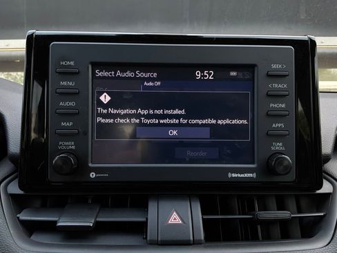 Used 2022 Toyota RAV4 LE FWD image 28