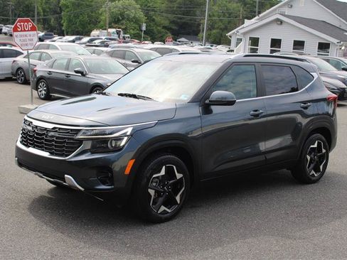 Used 2024 Kia Seltos EX FWD image 4