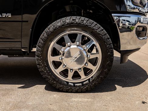 Used 2025 RAM 3500 Big Horn AWD/4WD image 5