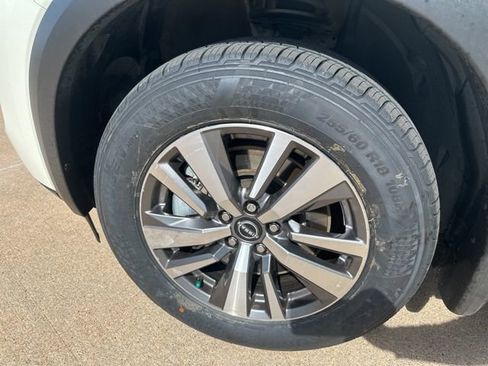 Used 2023 Nissan Pathfinder SL w/ Lighting Package (N92) image 12