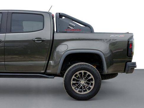 Used 2017 Chevrolet Colorado ZR2 w/ LPO, Premium Interior Package AWD/4WD image 11