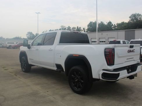 Used 2025 GMC Sierra 2500 AT4 AWD/4WD image 3