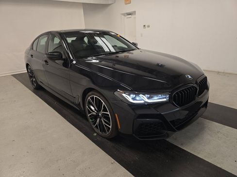 Used 2023 BMW 540i w/ Executive Package image 3