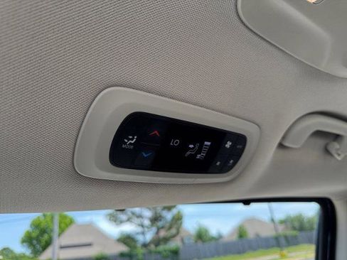 Used 2017 Chrysler Pacifica Touring-L Plus w/ Advanced Safetytec Group FWD image 24