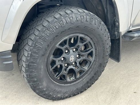 Used 2021 Toyota Tacoma SR5 image 9