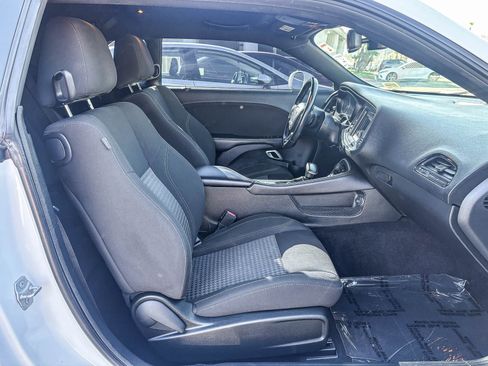 Used 2020 Dodge Challenger SXT w/ Driver Convenience Group RWD image 14