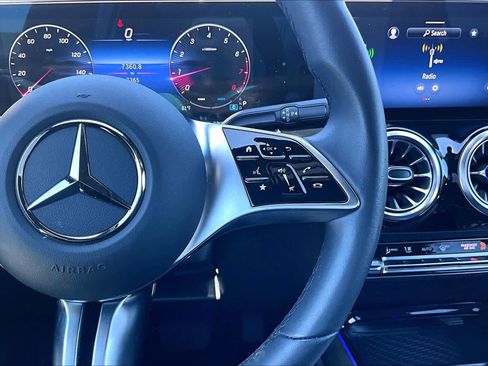 Certified 2025 Mercedes-Benz GLA 250 image 25