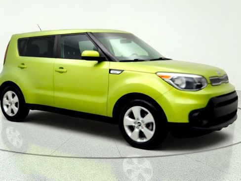 Used 2017 Kia Soul FWD image 3