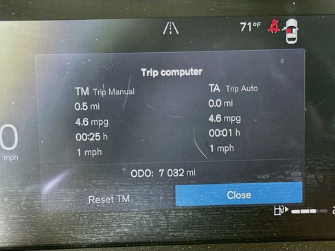 Used 2026 Volvo XC40 B5 Plus AWD/4WD image 19