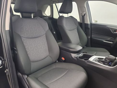 Used 2025 Toyota RAV4 XLE image 17