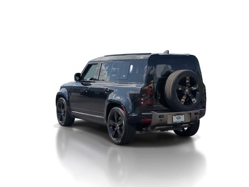 Certified 2023 Land Rover Defender 110 X-Dynamic SE AWD/4WD image 6